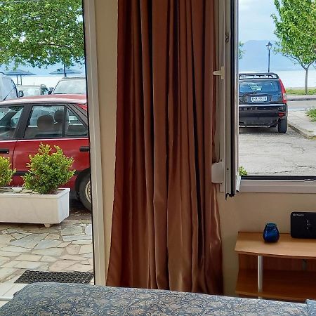 NafpaktosPel Houseアパートメント エクステリア 写真